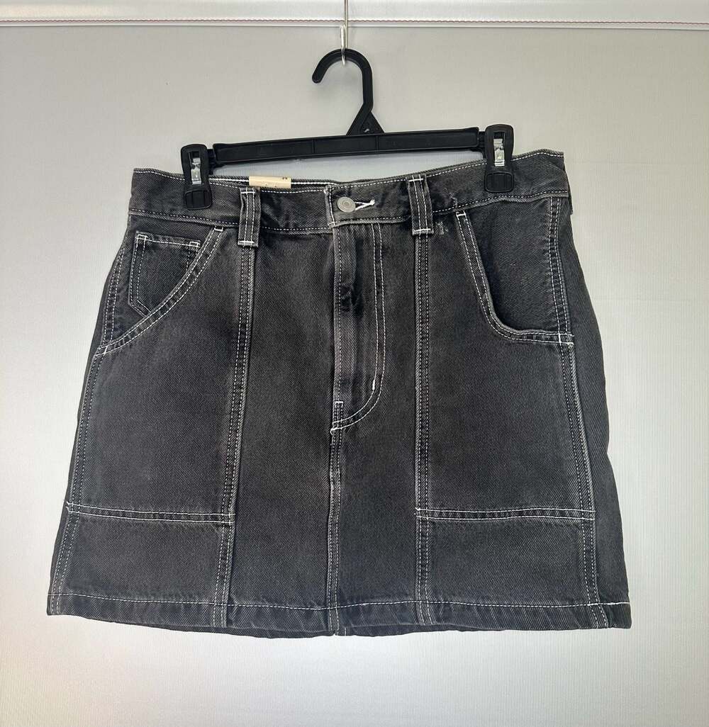 Levi's Black Denim Mini Skirt Size 29